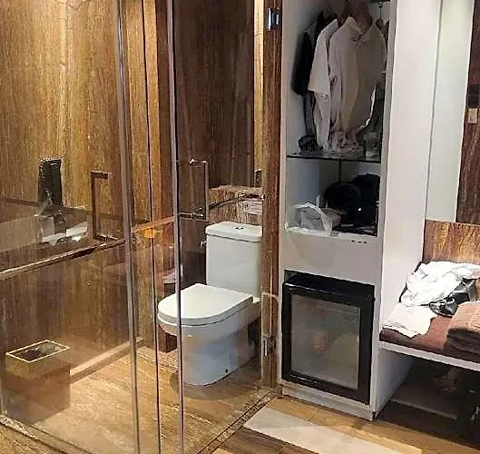 Mega Boutique 4*